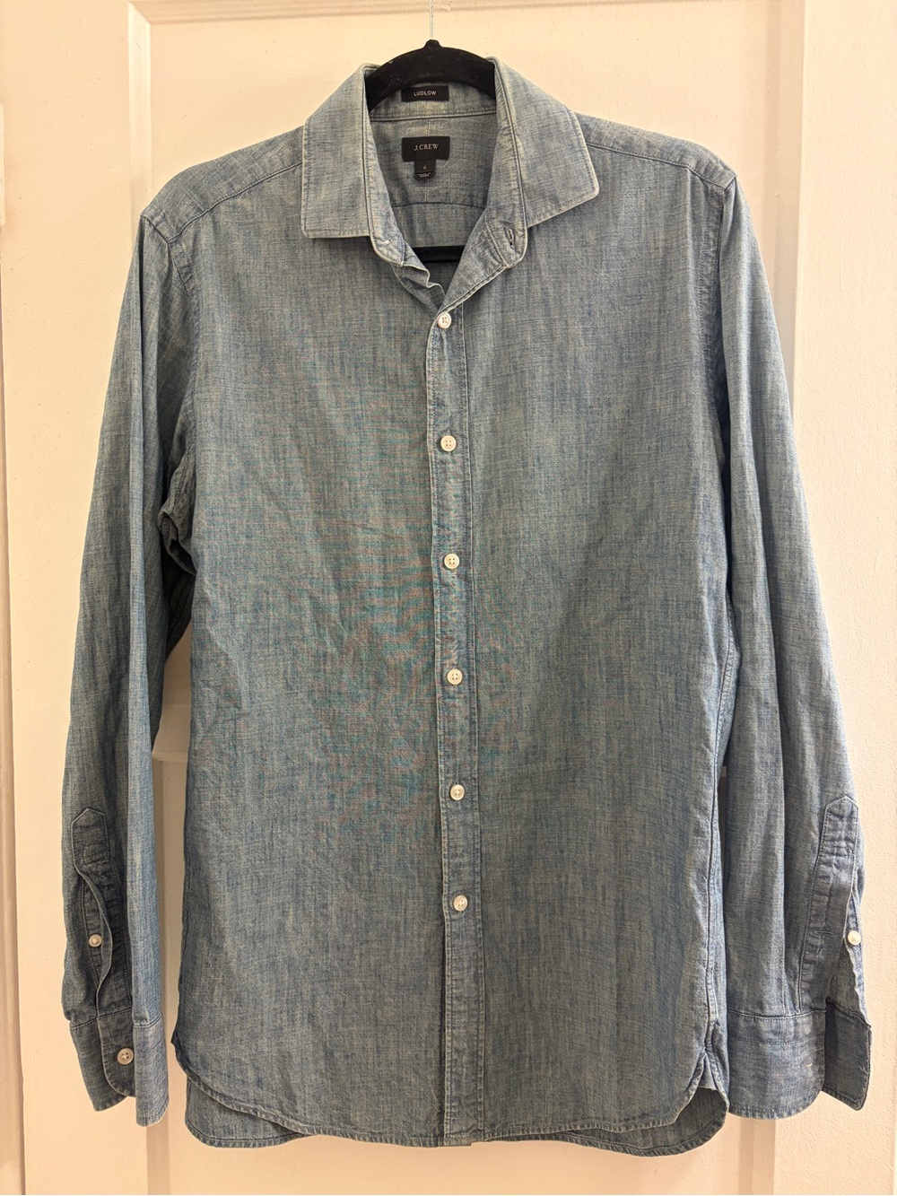 Vintage J.Crew Men’s Light Blue Chambray Button-Down Shirt